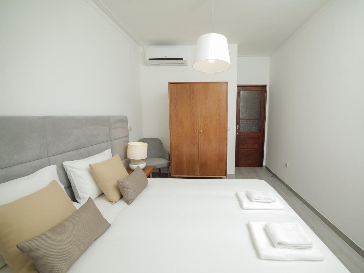 Oporto Guest Isac Garden W/ Parking Apartment บีลาโนวาเดกายา ภายนอก รูปภาพ