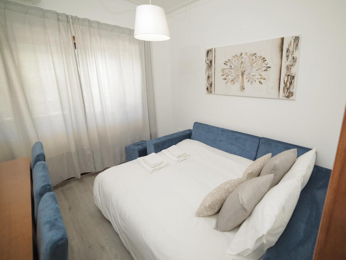Oporto Guest Isac Garden W/ Parking Apartment บีลาโนวาเดกายา ภายนอก รูปภาพ