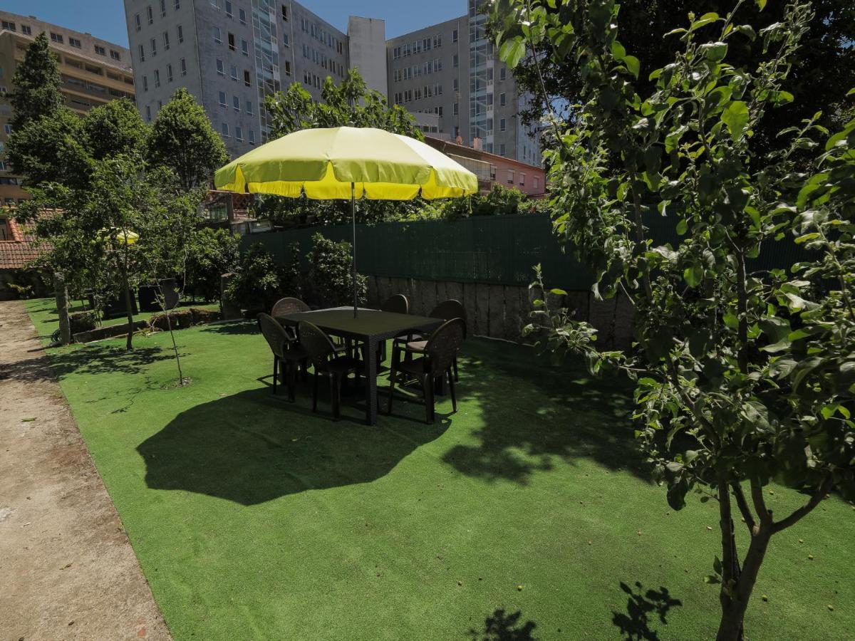 Oporto Guest Isac Garden W/ Parking Apartment บีลาโนวาเดกายา ภายนอก รูปภาพ