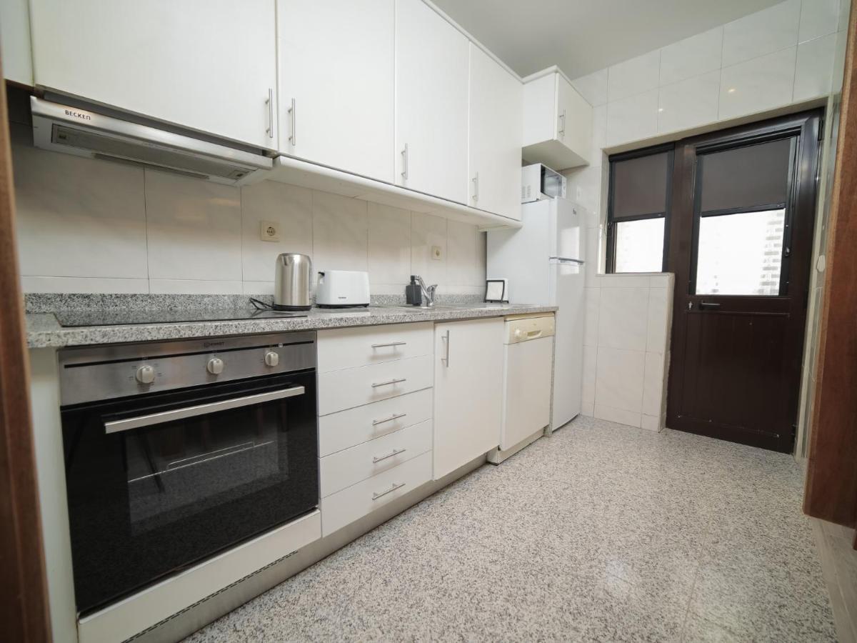 Oporto Guest Isac Garden W/ Parking Apartment บีลาโนวาเดกายา ภายนอก รูปภาพ