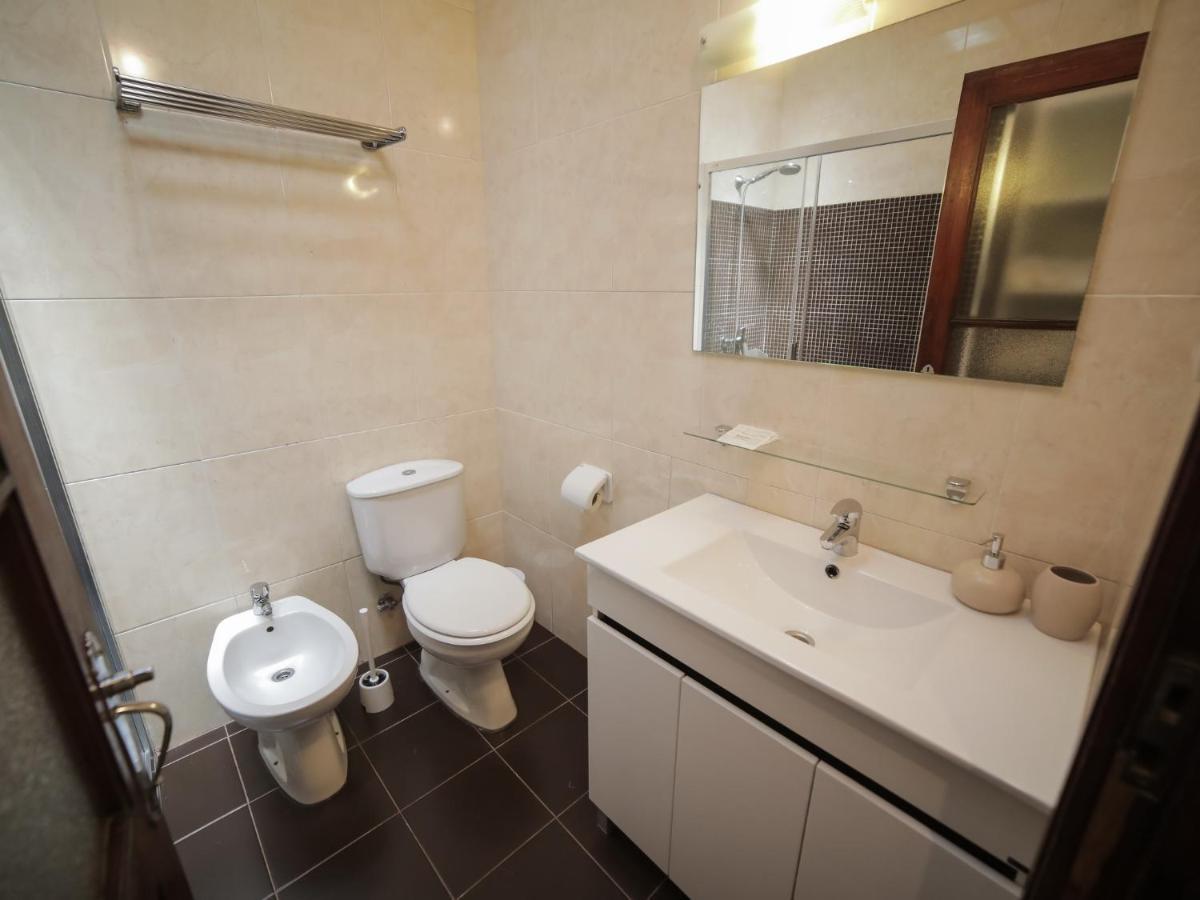 Oporto Guest Isac Garden W/ Parking Apartment บีลาโนวาเดกายา ภายนอก รูปภาพ