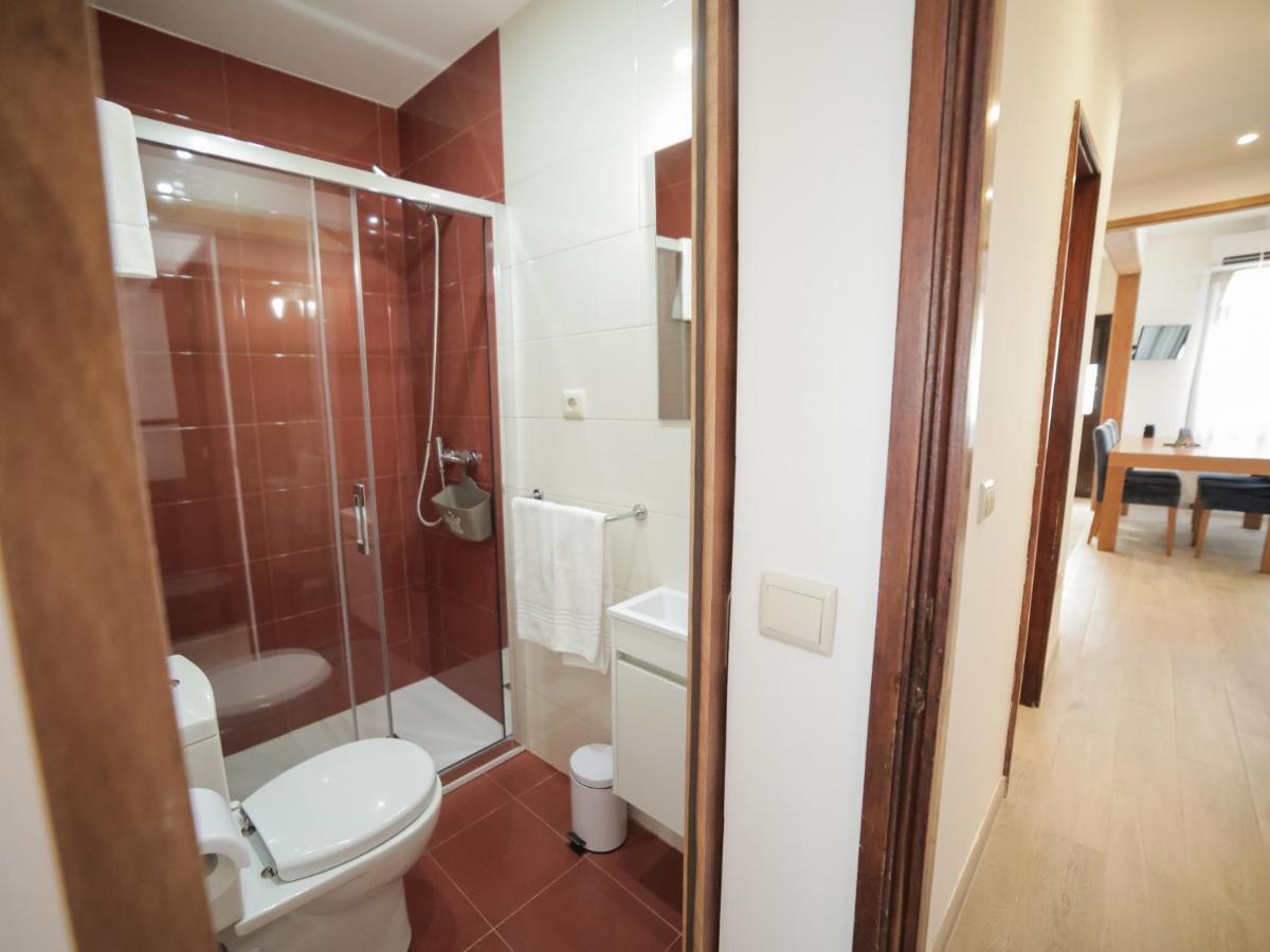 Oporto Guest Isac Garden W/ Parking Apartment บีลาโนวาเดกายา ภายนอก รูปภาพ