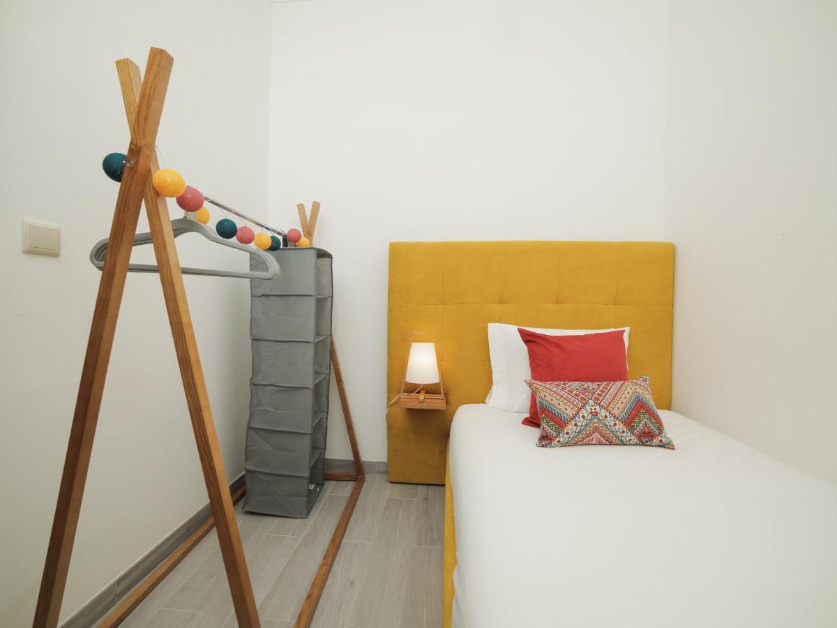 Oporto Guest Isac Garden W/ Parking Apartment บีลาโนวาเดกายา ภายนอก รูปภาพ