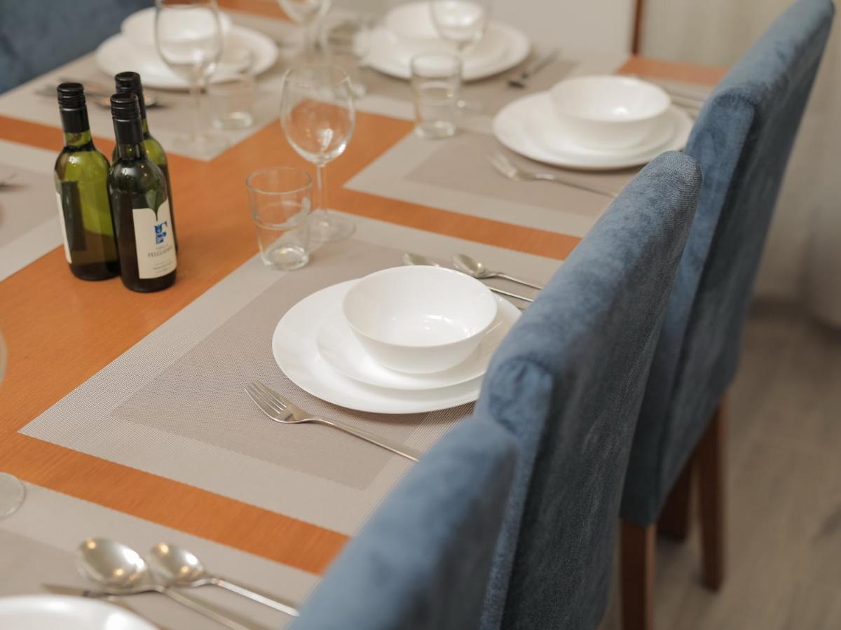 Oporto Guest Isac Garden W/ Parking Apartment บีลาโนวาเดกายา ภายนอก รูปภาพ