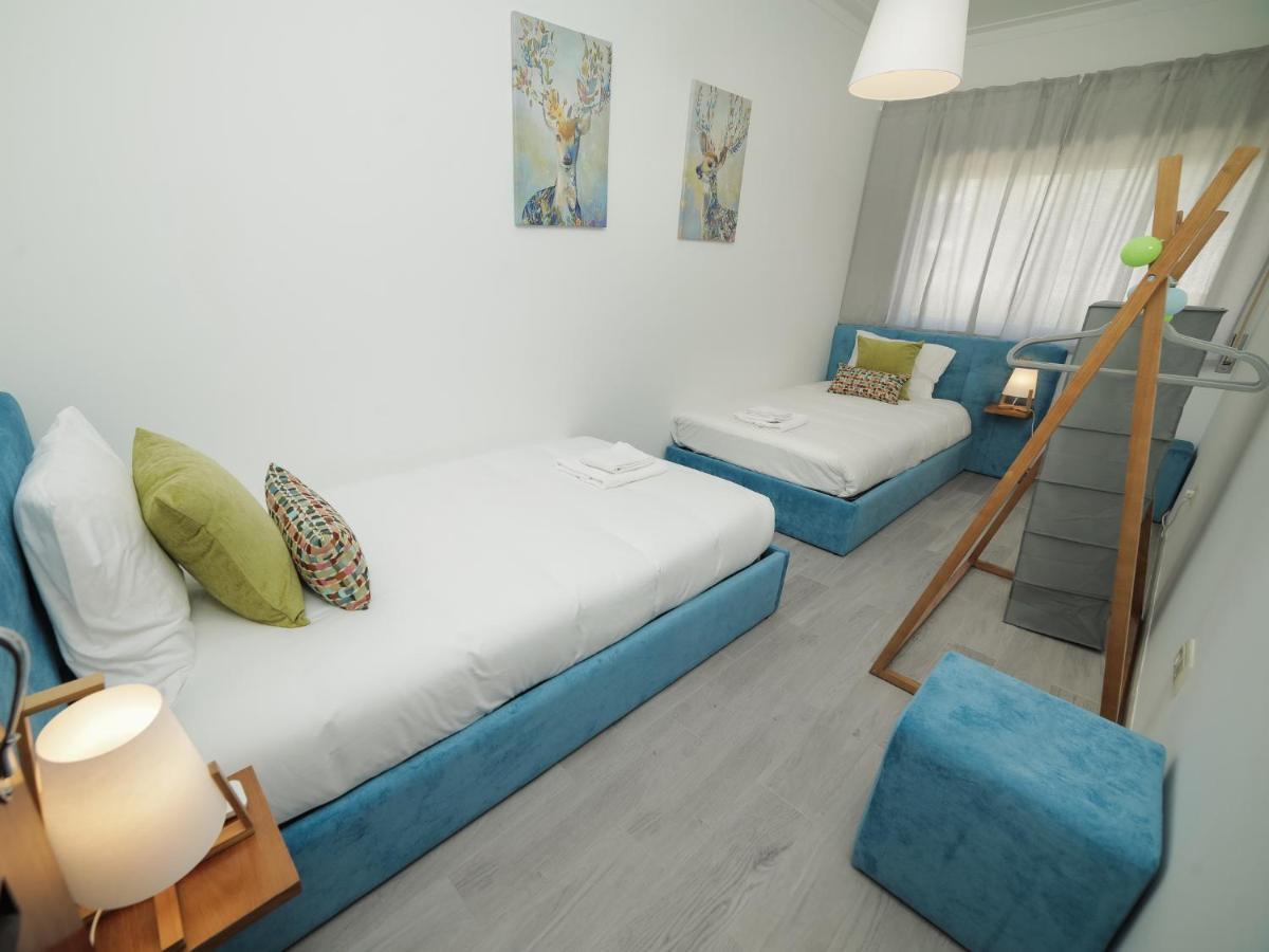 Oporto Guest Isac Garden W/ Parking Apartment บีลาโนวาเดกายา ภายนอก รูปภาพ